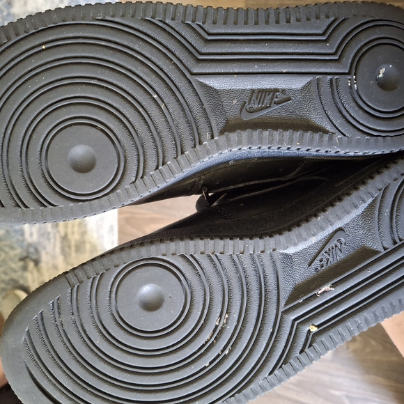 Nike Men's Black Court Vision Low Sneakers - Picture 6 of 8